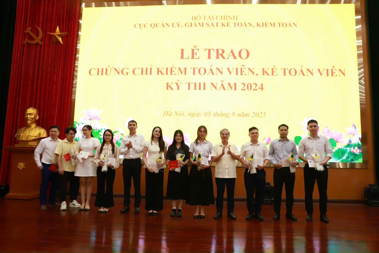 Trao cckt 4